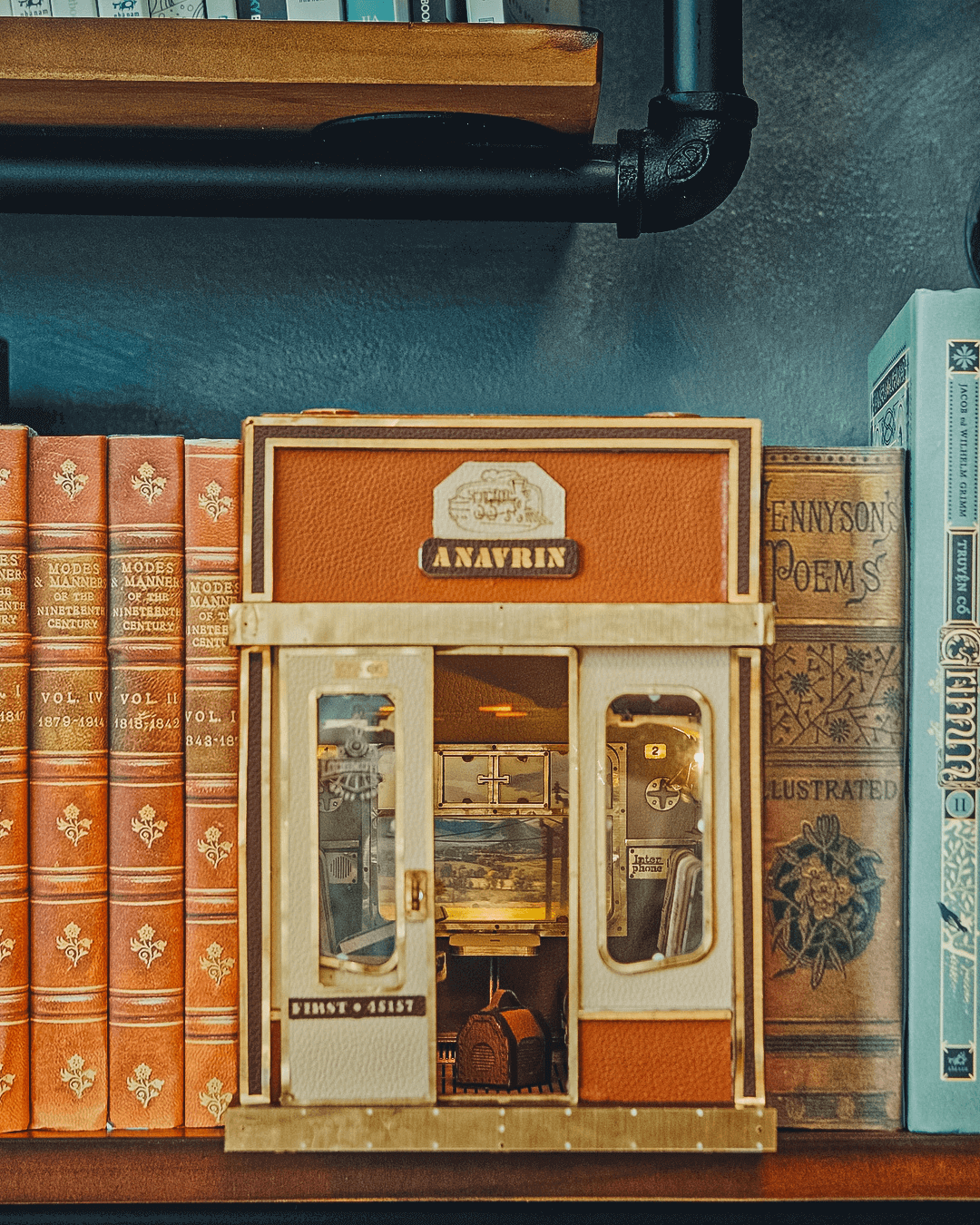 Moving 1940s Train Cabin Book Nook Kit