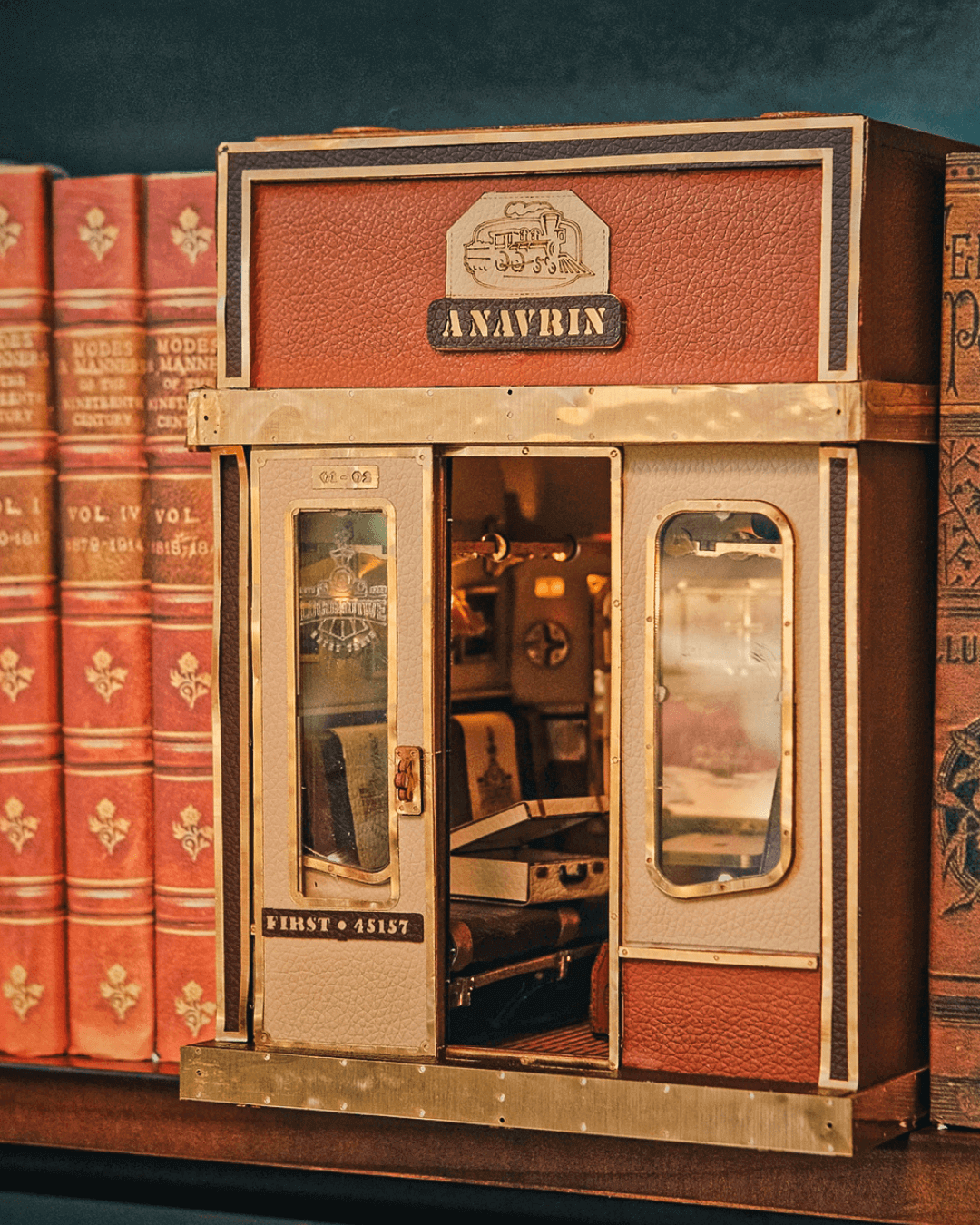 Moving 1940s Train Cabin Book Nook Kit